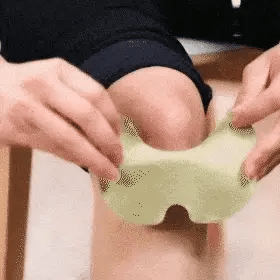 <strong>Find swift relief for knee pains with our herbal-infused, easy-to-apply patches designed to ease discomfort and improve joint flexibility.</strong>